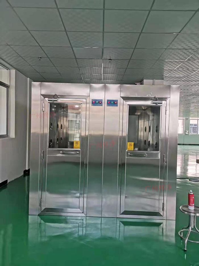 風(fēng)淋室是凈化車間中不可或缺的空氣凈化設(shè)備